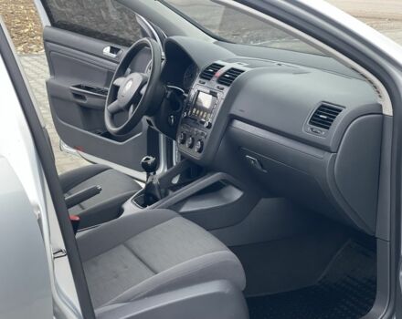 Серый Фольксваген Гольф, объемом двигателя 1.6 л и пробегом 225 тыс. км за 5400 $, фото 19 на Automoto.ua