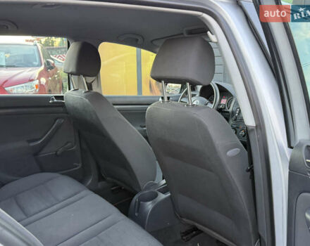 Серый Фольксваген Гольф, объемом двигателя 1.6 л и пробегом 229 тыс. км за 5600 $, фото 35 на Automoto.ua