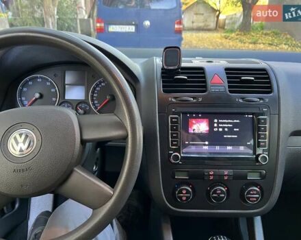 Серый Фольксваген Гольф, объемом двигателя 1.6 л и пробегом 220 тыс. км за 5200 $, фото 5 на Automoto.ua