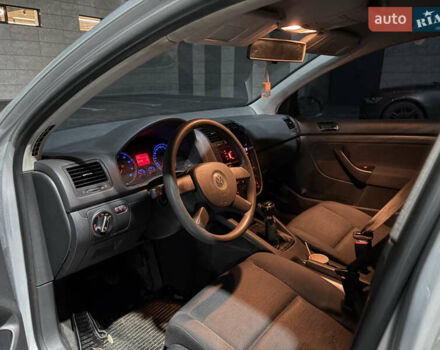 Серый Фольксваген Гольф, объемом двигателя 1.6 л и пробегом 202 тыс. км за 5100 $, фото 12 на Automoto.ua