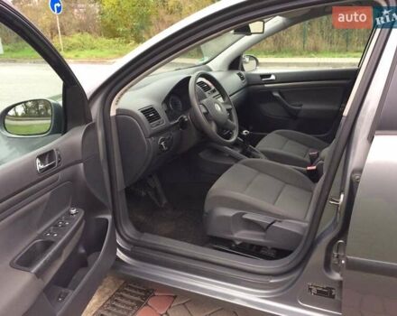 Фольксваген Гольф 2004 у Немирове на Automoto.ua Сірий Фольксваген Гольф, об'ємом двигуна 1.39 л та пробігом 186 тис. км за 5000 $, фото 13 на Automoto.ua