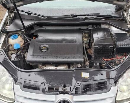 Фольксваген Гольф 2004 в Запорожье на Automoto.ua Серый Фольксваген Гольф, объемом двигателя 1.4 л и пробегом 194 тыс. км за 5600 $, фото 10 на Automoto.ua