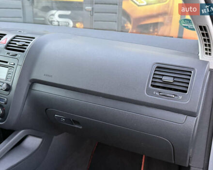 Серый Фольксваген Гольф, объемом двигателя 1.6 л и пробегом 229 тыс. км за 5600 $, фото 30 на Automoto.ua