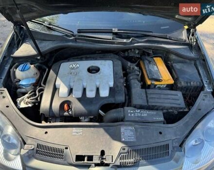 Серый Фольксваген Гольф, объемом двигателя 2 л и пробегом 280 тыс. км за 6500 $, фото 8 на Automoto.ua