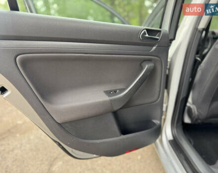 Сірий Фольксваген Гольф, об'ємом двигуна 1.4 л та пробігом 215 тис. км за 5350 $, фото 15 на Automoto.ua