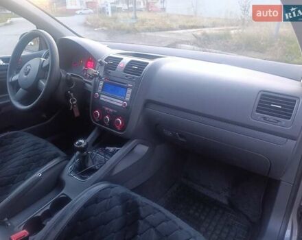 Сірий Фольксваген Гольф, об'ємом двигуна 1.39 л та пробігом 274 тис. км за 4000 $, фото 16 на Automoto.ua