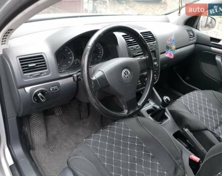 Серый Фольксваген Гольф, объемом двигателя 1.6 л и пробегом 237 тыс. км за 6000 $, фото 4 на Automoto.ua