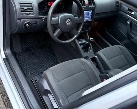 Серый Фольксваген Гольф, объемом двигателя 1.4 л и пробегом 228 тыс. км за 5500 $, фото 10 на Automoto.ua