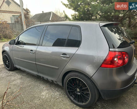 Серый Фольксваген Гольф, объемом двигателя 1.6 л и пробегом 263 тыс. км за 5600 $, фото 21 на Automoto.ua