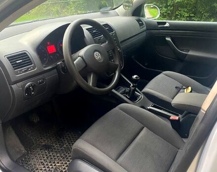 Серый Фольксваген Гольф, объемом двигателя 1.4 л и пробегом 292 тыс. км за 4600 $, фото 5 на Automoto.ua