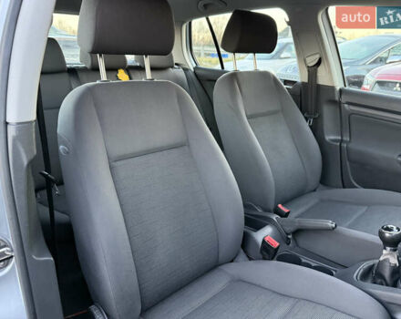 Серый Фольксваген Гольф, объемом двигателя 1.6 л и пробегом 229 тыс. км за 5600 $, фото 27 на Automoto.ua