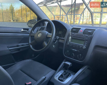 Серый Фольксваген Гольф, объемом двигателя 1.6 л и пробегом 214 тыс. км за 5670 $, фото 30 на Automoto.ua