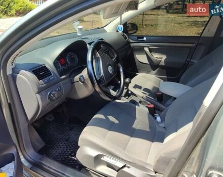 Серый Фольксваген Гольф, объемом двигателя 2 л и пробегом 280 тыс. км за 6500 $, фото 10 на Automoto.ua