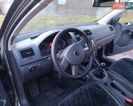 Сірий Фольксваген Гольф, об'ємом двигуна 1.39 л та пробігом 274 тис. км за 4000 $, фото 26 на Automoto.ua