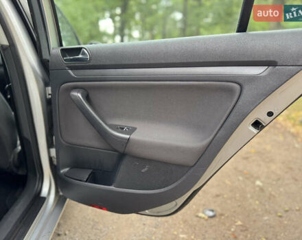 Сірий Фольксваген Гольф, об'ємом двигуна 1.4 л та пробігом 215 тис. км за 5350 $, фото 17 на Automoto.ua