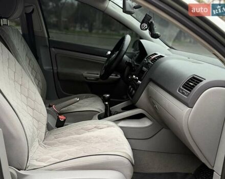 Серый Фольксваген Гольф, объемом двигателя 1.9 л и пробегом 380 тыс. км за 6199 $, фото 17 на Automoto.ua