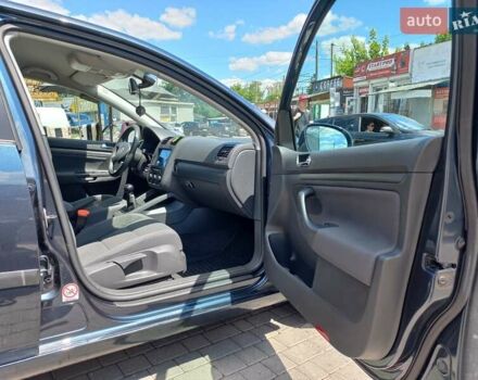 Серый Фольксваген Гольф, объемом двигателя 1.6 л и пробегом 203 тыс. км за 5200 $, фото 4 на Automoto.ua