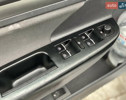 Серый Фольксваген Гольф, объемом двигателя 1.4 л и пробегом 242 тыс. км за 6000 $, фото 4 на Automoto.ua