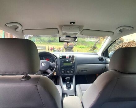 Сірий Фольксваген Гольф, об'ємом двигуна 1.6 л та пробігом 211 тис. км за 8000 $, фото 6 на Automoto.ua