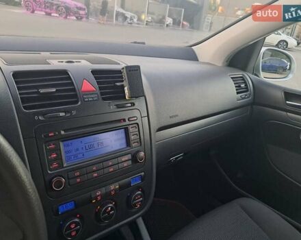 Серый Фольксваген Гольф, объемом двигателя 1.6 л и пробегом 277 тыс. км за 5500 $, фото 13 на Automoto.ua