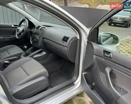 Серый Фольксваген Гольф, объемом двигателя 1.6 л и пробегом 259 тыс. км за 5400 $, фото 22 на Automoto.ua