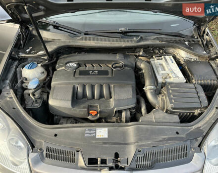 Серый Фольксваген Гольф, объемом двигателя 1.6 л и пробегом 263 тыс. км за 5600 $, фото 18 на Automoto.ua