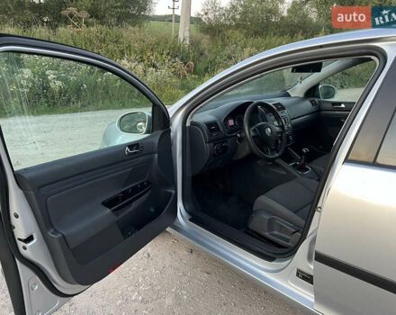 Серый Фольксваген Гольф, объемом двигателя 1.6 л и пробегом 202 тыс. км за 5100 $, фото 16 на Automoto.ua