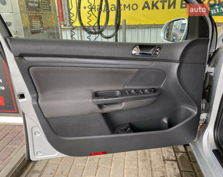Серый Фольксваген Гольф, объемом двигателя 1.4 л и пробегом 287 тыс. км за 4800 $, фото 12 на Automoto.ua