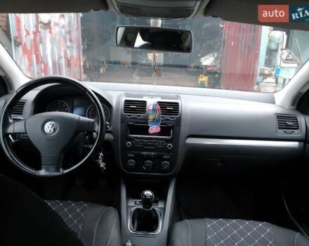 Серый Фольксваген Гольф, объемом двигателя 1.6 л и пробегом 237 тыс. км за 6000 $, фото 8 на Automoto.ua