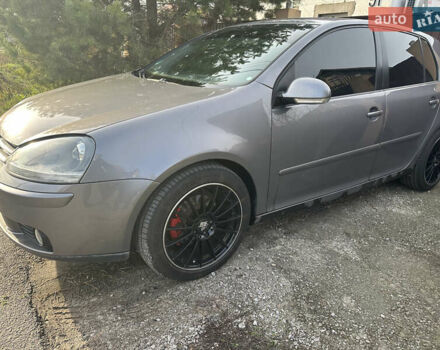 Серый Фольксваген Гольф, объемом двигателя 1.6 л и пробегом 263 тыс. км за 5600 $, фото 1 на Automoto.ua