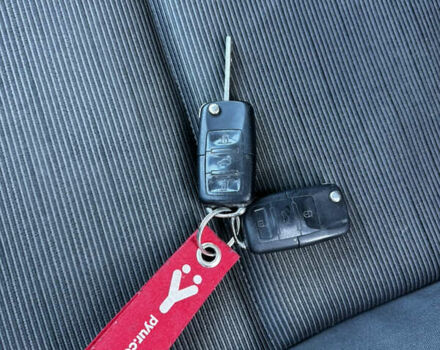 Серый Фольксваген Гольф, объемом двигателя 1.4 л и пробегом 212 тыс. км за 5300 $, фото 30 на Automoto.ua