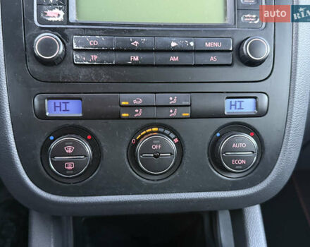 Серый Фольксваген Гольф, объемом двигателя 1.6 л и пробегом 229 тыс. км за 5600 $, фото 45 на Automoto.ua