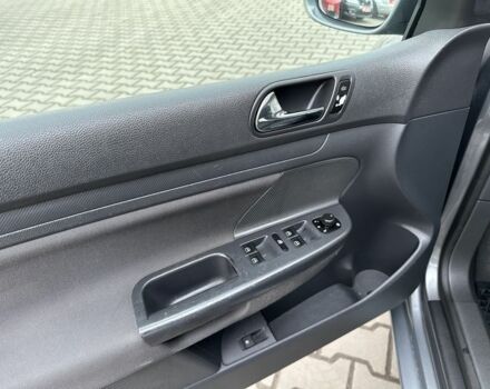 Серый Фольксваген Гольф, объемом двигателя 1.4 л и пробегом 270 тыс. км за 4400 $, фото 4 на Automoto.ua