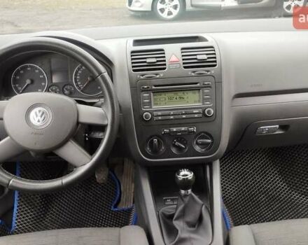 Серый Фольксваген Гольф, объемом двигателя 1.6 л и пробегом 202 тыс. км за 6000 $, фото 6 на Automoto.ua