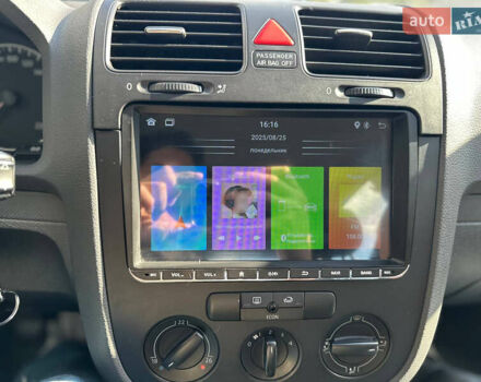 Фольксваген Гольф 2004 в Запорожье на Automoto.ua Серый Фольксваген Гольф, объемом двигателя 1.4 л и пробегом 220 тыс. км за 5300 $, фото 32 на Automoto.ua