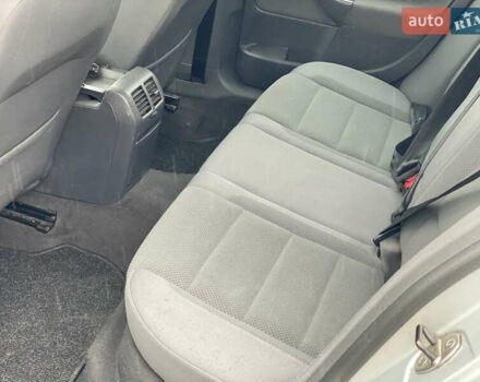 Серый Фольксваген Гольф, объемом двигателя 1.4 л и пробегом 242 тыс. км за 6000 $, фото 5 на Automoto.ua