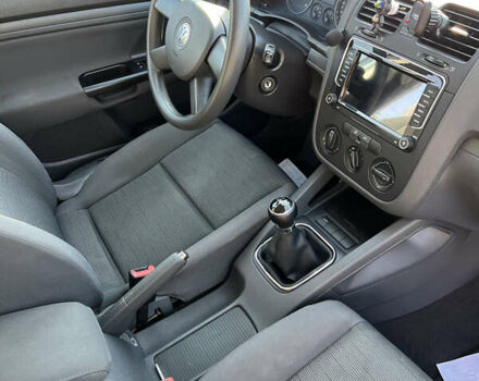 Фольксваген Гольф 2004 у Луцьку на Automoto.ua Сірий Фольксваген Гольф, об'ємом двигуна 1.6 л та пробігом 261 тис. км за 5400 $, фото 8 на Automoto.ua