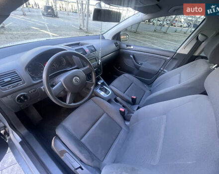 Серый Фольксваген Гольф, объемом двигателя 1.6 л и пробегом 214 тыс. км за 5670 $, фото 19 на Automoto.ua