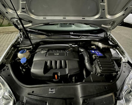 Фольксваген Гольф 2004 у Луцьку на Automoto.ua Сірий Фольксваген Гольф, об'ємом двигуна 1.6 л та пробігом 261 тис. км за 5400 $, фото 22 на Automoto.ua