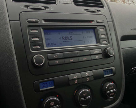 Серый Фольксваген Гольф, объемом двигателя 1.6 л и пробегом 250 тыс. км за 5800 $, фото 49 на Automoto.ua