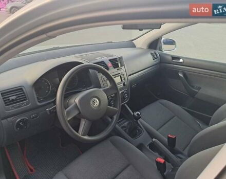 Серый Фольксваген Гольф, объемом двигателя 1.6 л и пробегом 277 тыс. км за 5500 $, фото 14 на Automoto.ua