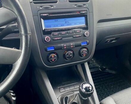 Серый Фольксваген Гольф, объемом двигателя 1.6 л и пробегом 248 тыс. км за 5200 $, фото 5 на Automoto.ua