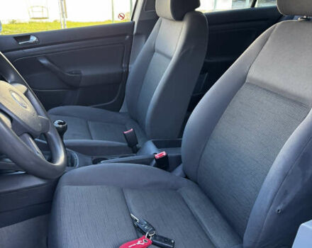 Серый Фольксваген Гольф, объемом двигателя 1.4 л и пробегом 212 тыс. км за 5300 $, фото 31 на Automoto.ua