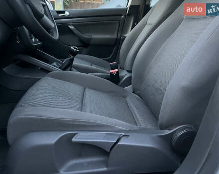 Серый Фольксваген Гольф, объемом двигателя 1.4 л и пробегом 195 тыс. км за 5400 $, фото 34 на Automoto.ua