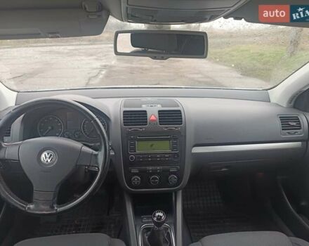 Серый Фольксваген Гольф, объемом двигателя 1.4 л и пробегом 200 тыс. км за 3700 $, фото 7 на Automoto.ua