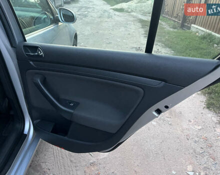 Серый Фольксваген Гольф, объемом двигателя 1.4 л и пробегом 195 тыс. км за 5400 $, фото 40 на Automoto.ua