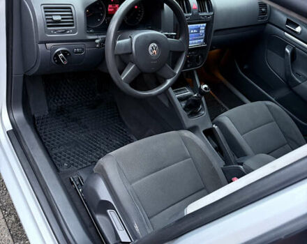 Серый Фольксваген Гольф, объемом двигателя 1.4 л и пробегом 225 тыс. км за 4950 $, фото 8 на Automoto.ua