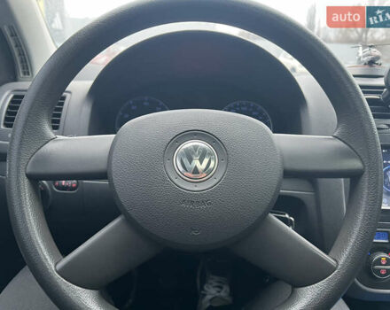 Фольксваген Гольф 2004 в Полтаве на Automoto.ua Серый Фольксваген Гольф, объемом двигателя 1.6 л и пробегом 260 тыс. км за 5500 $, фото 18 на Automoto.ua