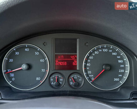 Серый Фольксваген Гольф, объемом двигателя 1.6 л и пробегом 229 тыс. км за 5600 $, фото 43 на Automoto.ua