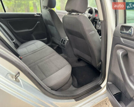 Сірий Фольксваген Гольф, об'ємом двигуна 1.4 л та пробігом 215 тис. км за 5350 $, фото 18 на Automoto.ua